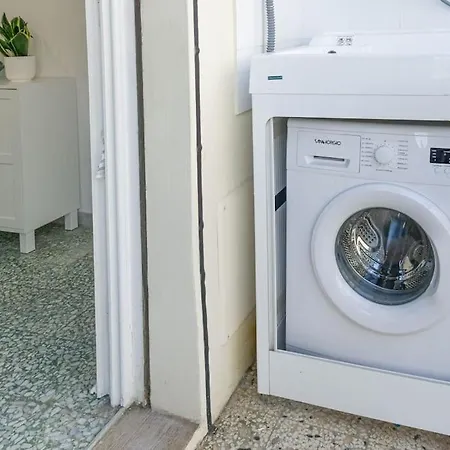 Free Parking Train Station Airport Ac Wifi Apartment